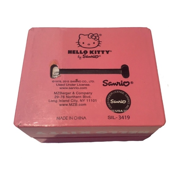 NWT Hello Kitty watch with interchangeable bands - Picture 6 of 6